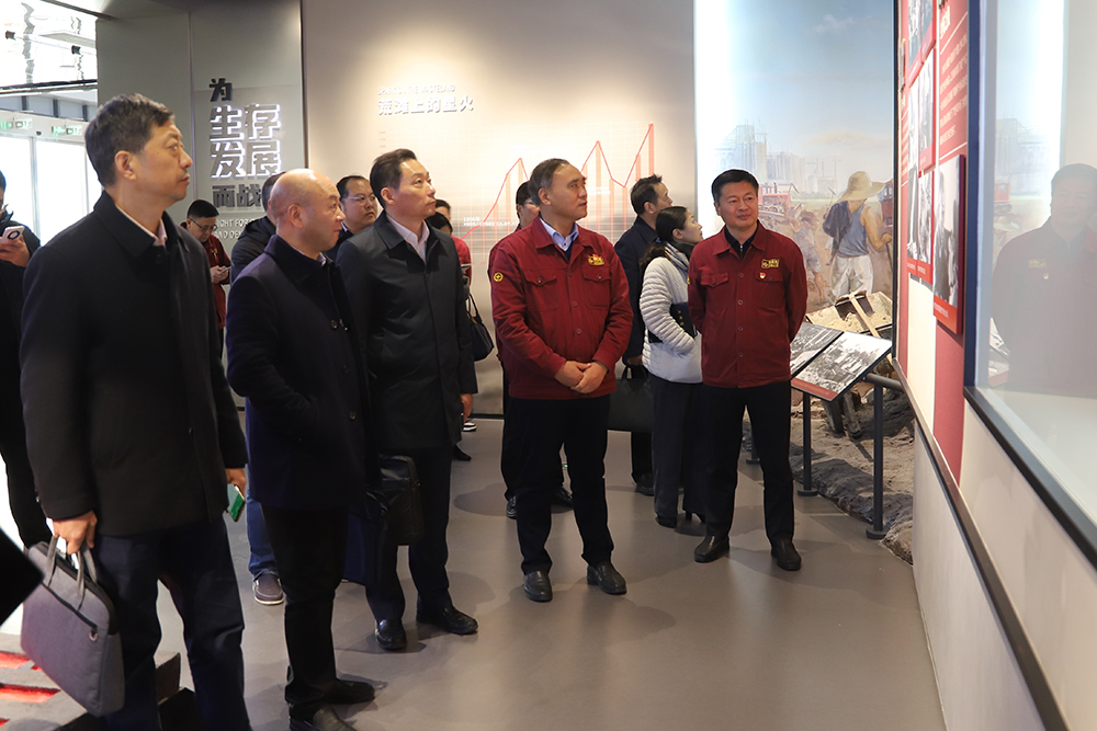 走进企业 贴心服务 市工信局党组中心组学习会在淮钢召开