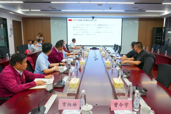 集团党委书记、董事长沈彬来淮钢调研指导